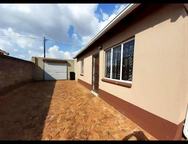 2 BEDROOM PROPERTY TO RENT IN PROTEA GLEN